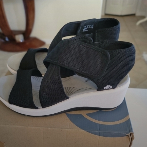 CLARK / 336Clarks WOMEN'S STEP CALI PALM WEDGE SANDAL - Picture 6 of 7